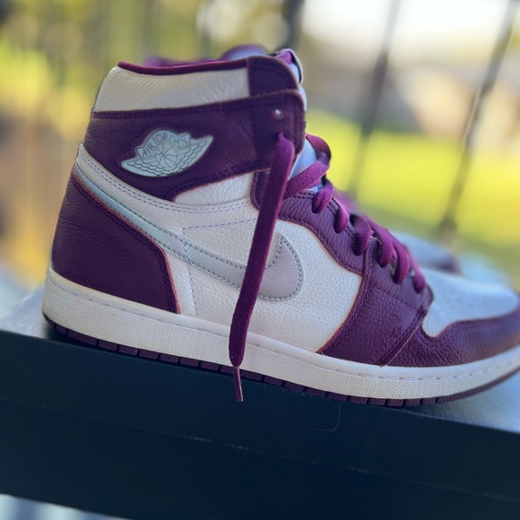 Men’s High OG Jordan 1 BURGUNDY - Picture 2 of 3